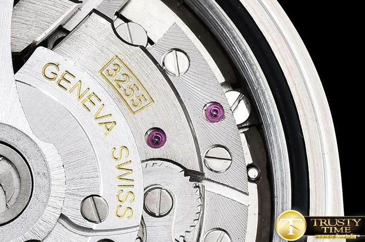 0213 RDD0207F – DayDate Compact 677